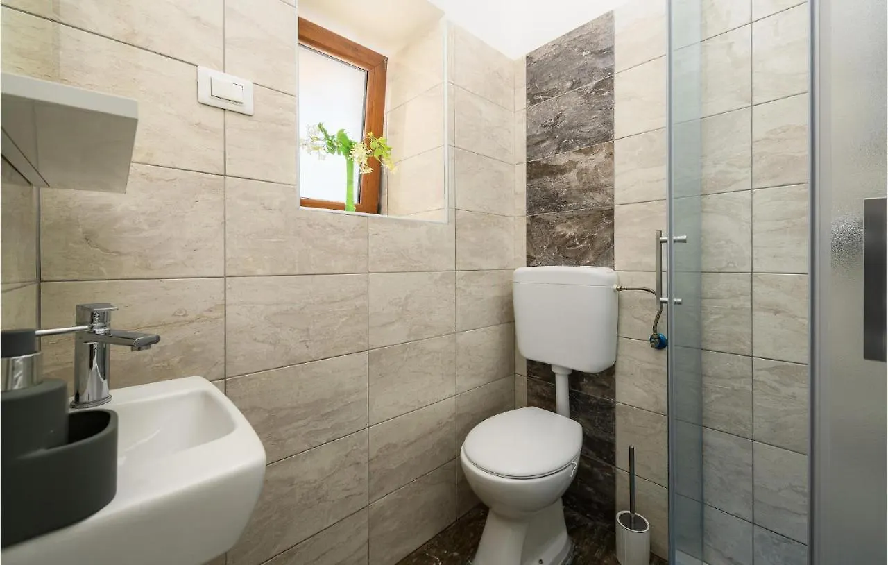 2 Bedroom Lovely Home In Katun Lindarski,Pazin