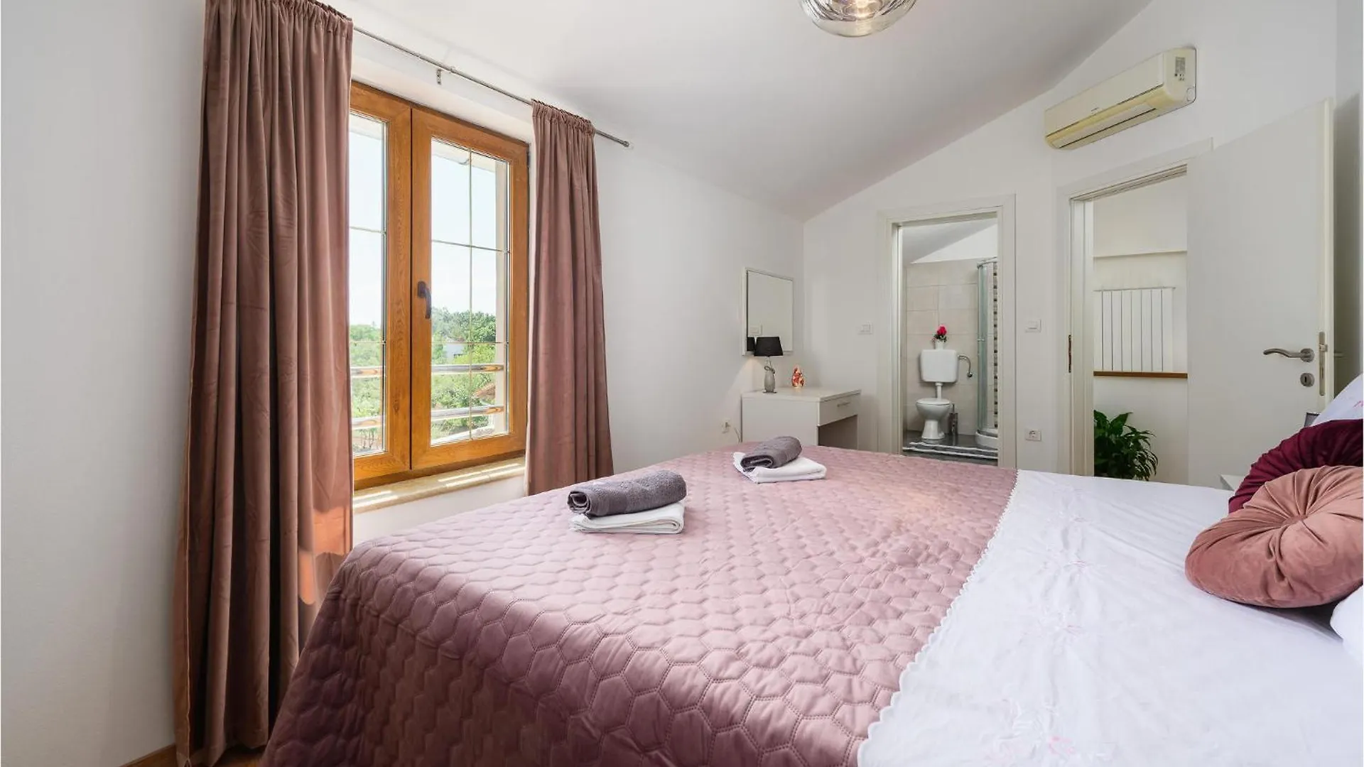 Holiday home 2 Bedroom Lovely Home In Katun Lindarski,Pazin