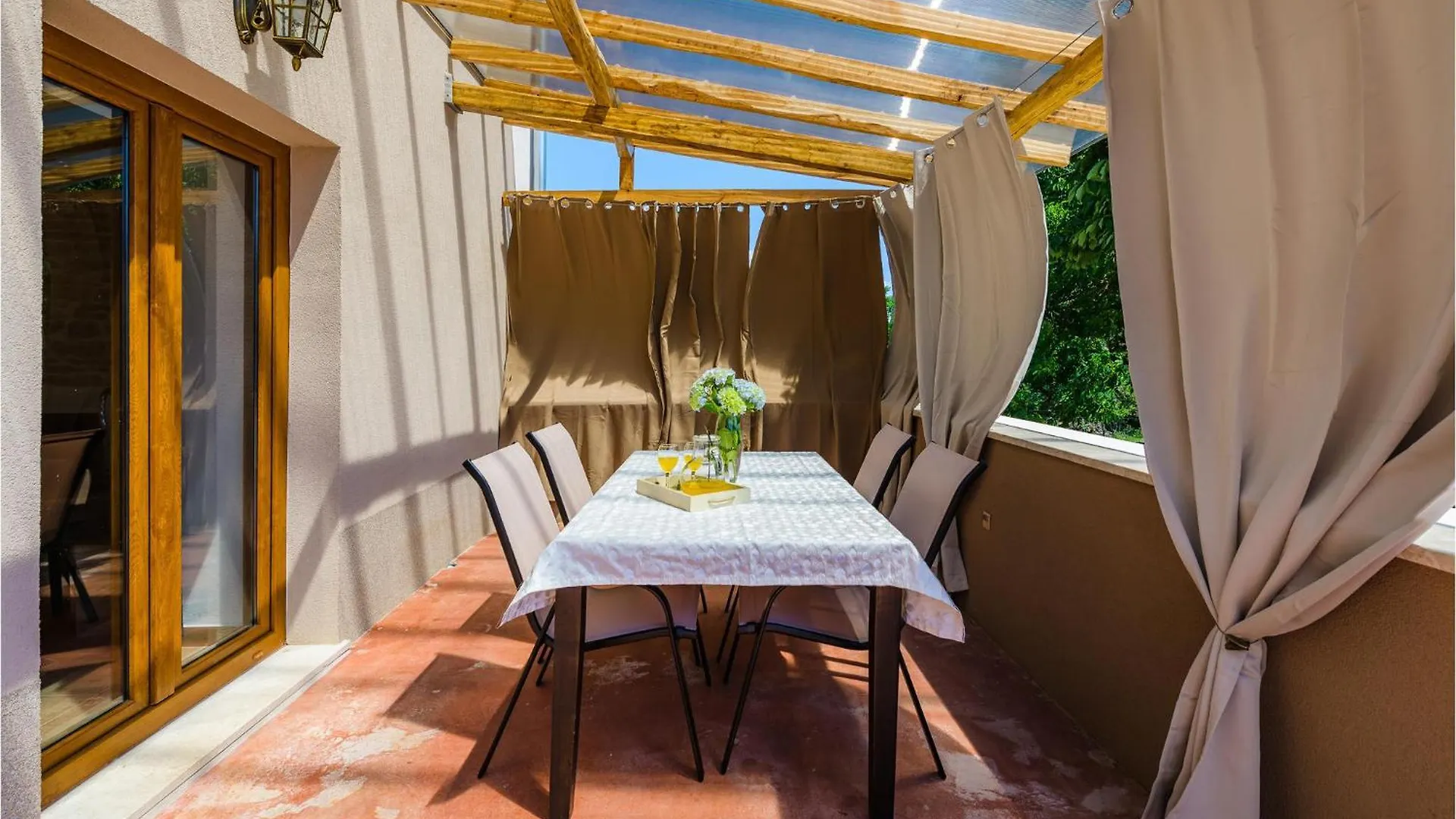 2 Bedroom Lovely Home In Katun Lindarski,Pazin 0*,  Kroatien