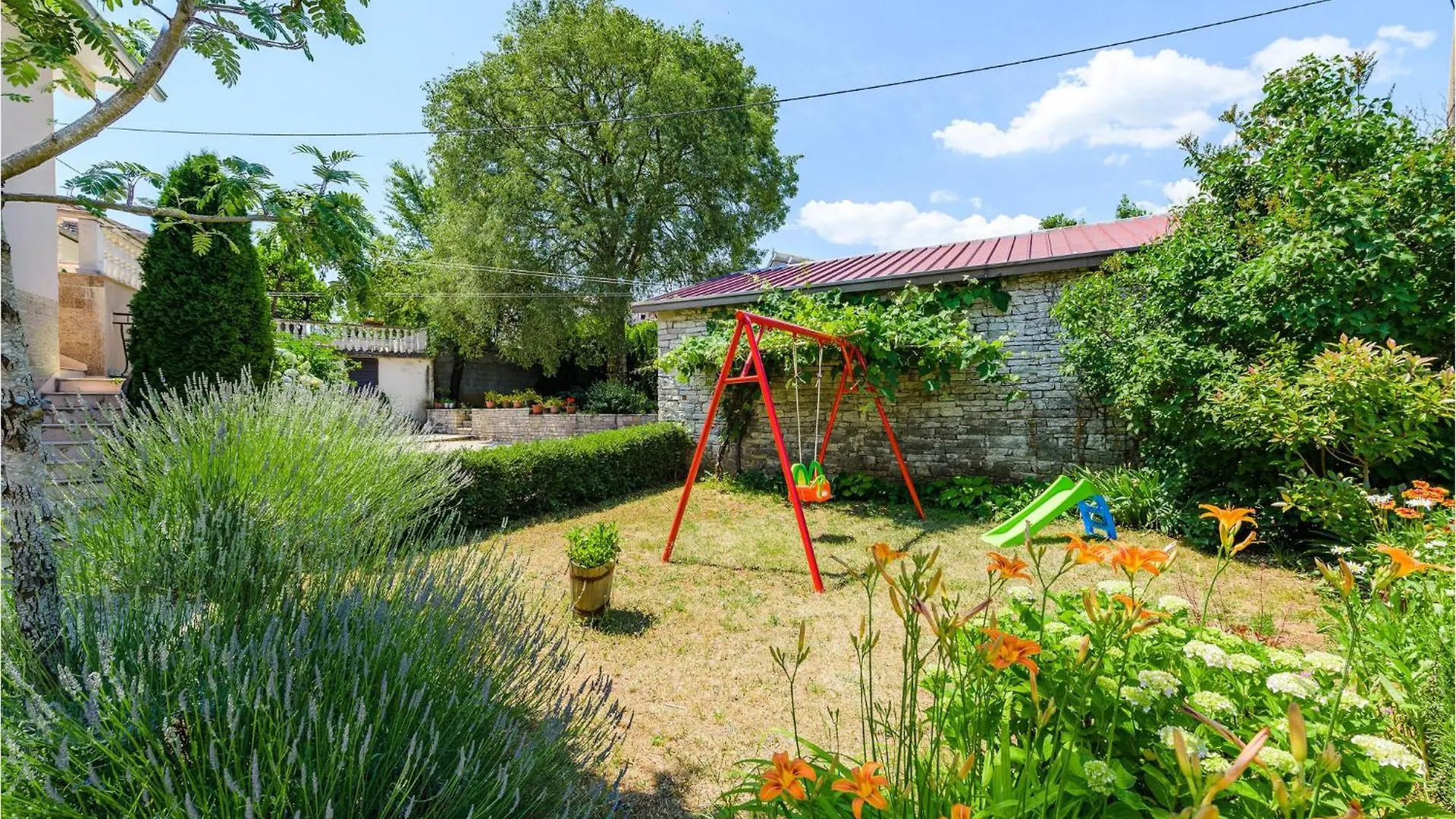 Holiday home 2 Bedroom Lovely Home In Katun Lindarski,Pazin